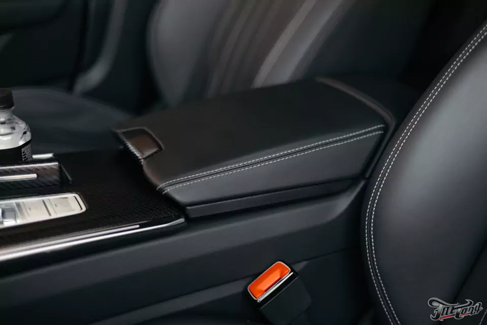 Классический карбон под матовым лаком в салоне Audi A7 и комплекс детейлинг-услуг